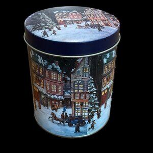 🏡 5/$25 - Cylinder Tin w/ Christmas Scene